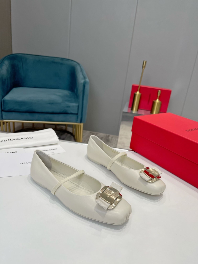 Ferragamo flat shoes